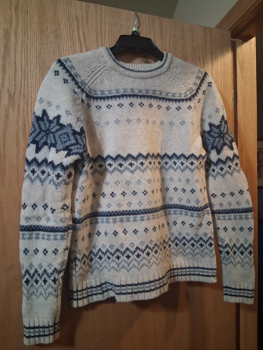 vintage J.Crew Fair Isle knit crewneck sweater made from 100% lambswool.
